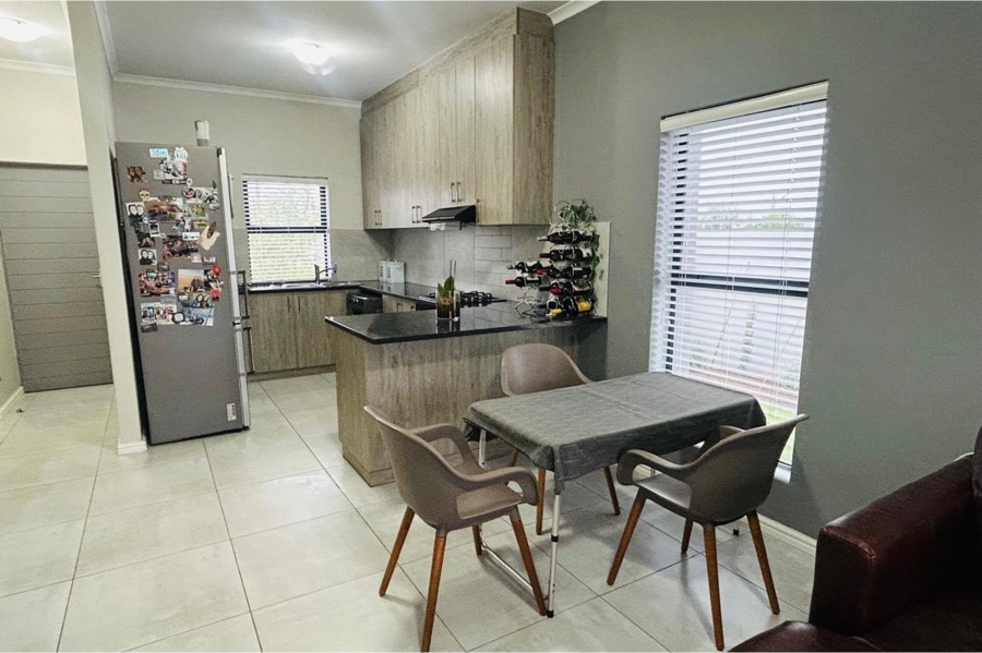 2 Bedroom Property for Sale in Aan de Wijnlanden Western Cape